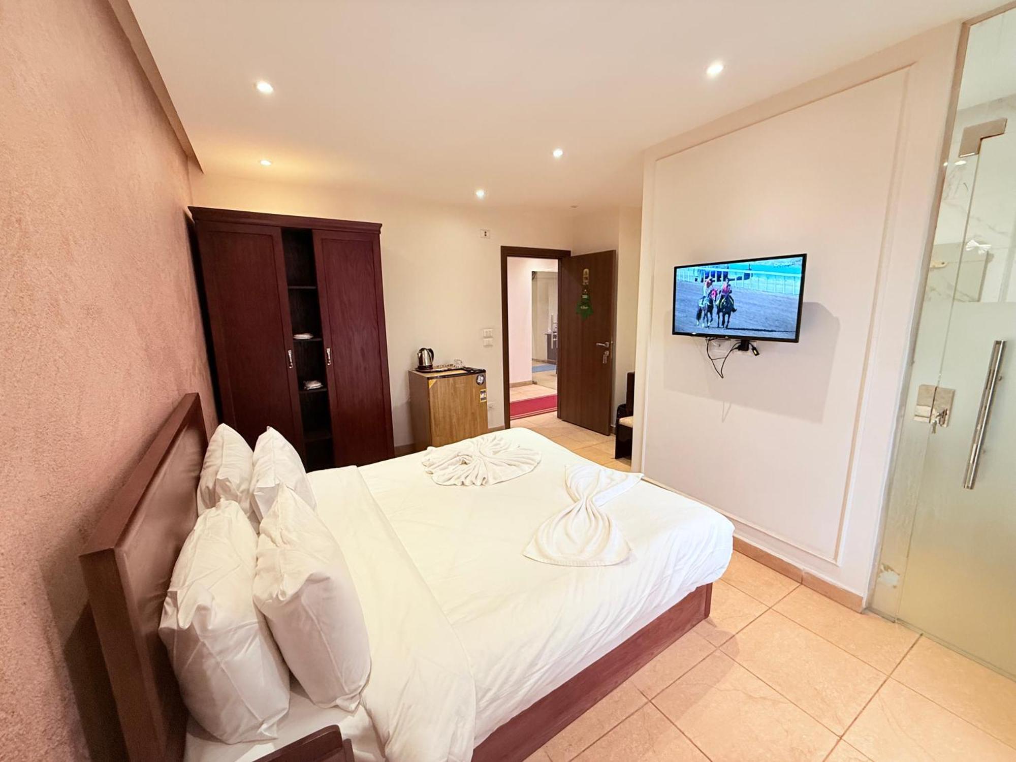 King Khafren View Inn Kafrat al Jabal Exterior photo