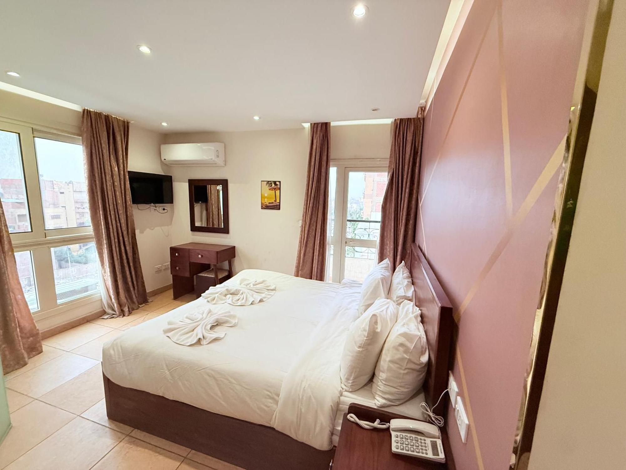 King Khafren View Inn Kafrat al Jabal Exterior photo